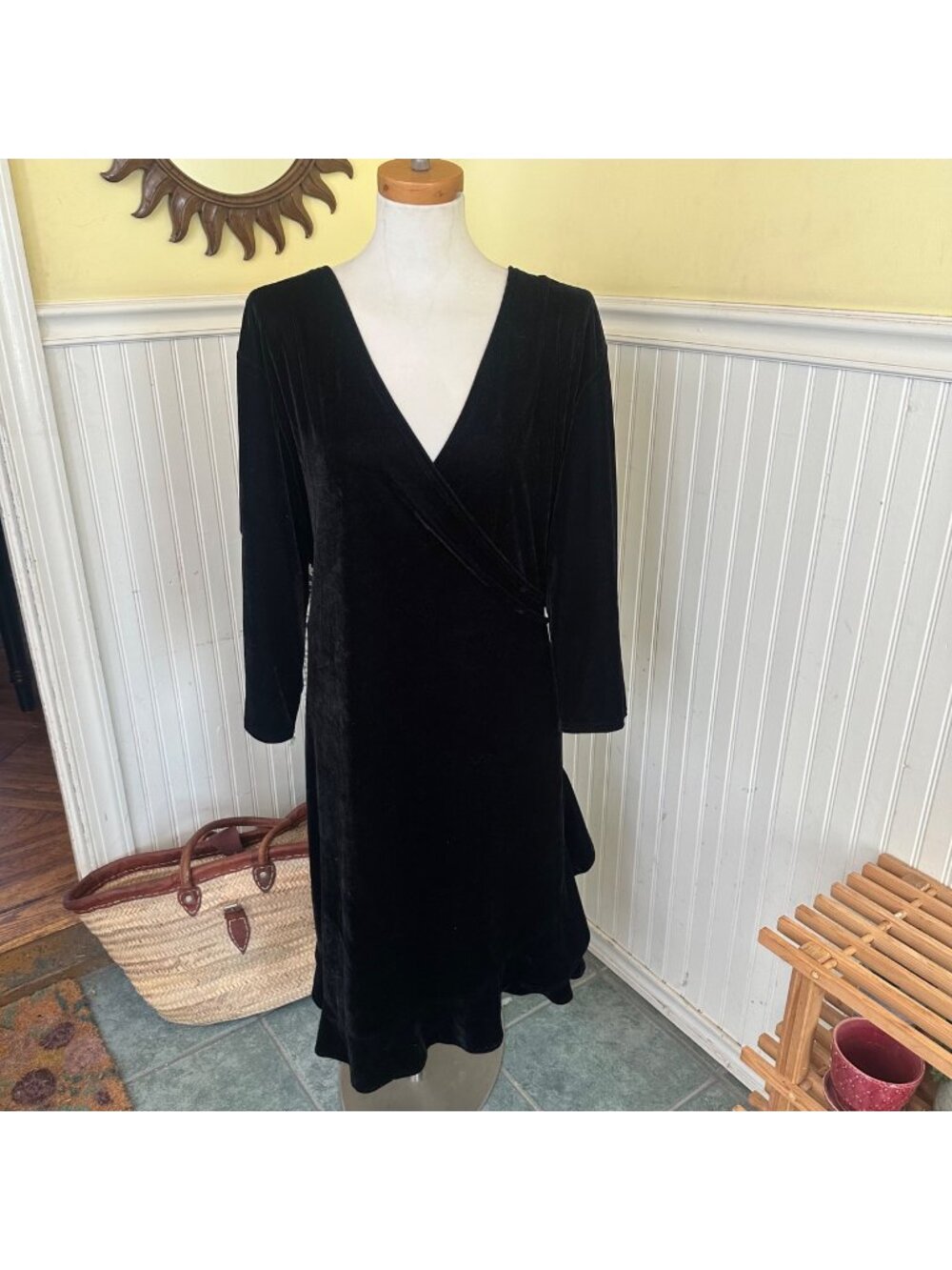Vintage plus Black Velvet Wrap Dress 3X Silhouettes Long Sleeves  Ruffle Hemline